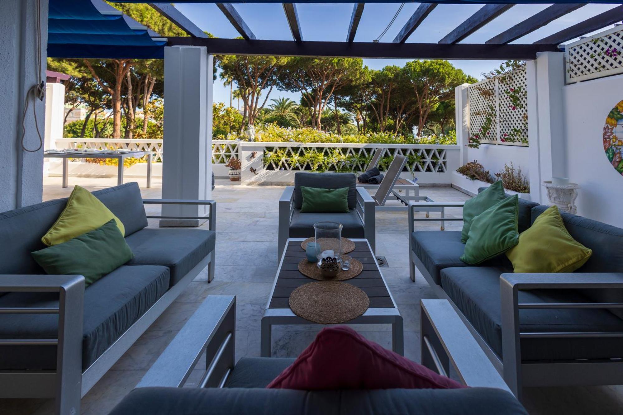 Frontline Beach With Amazing Sea Views *