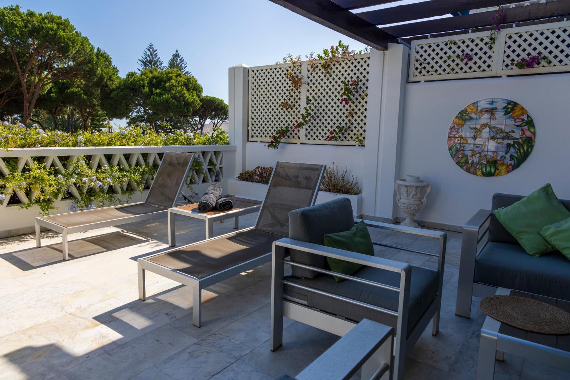 Frontline Beach With Amazing Sea Views Appartamento