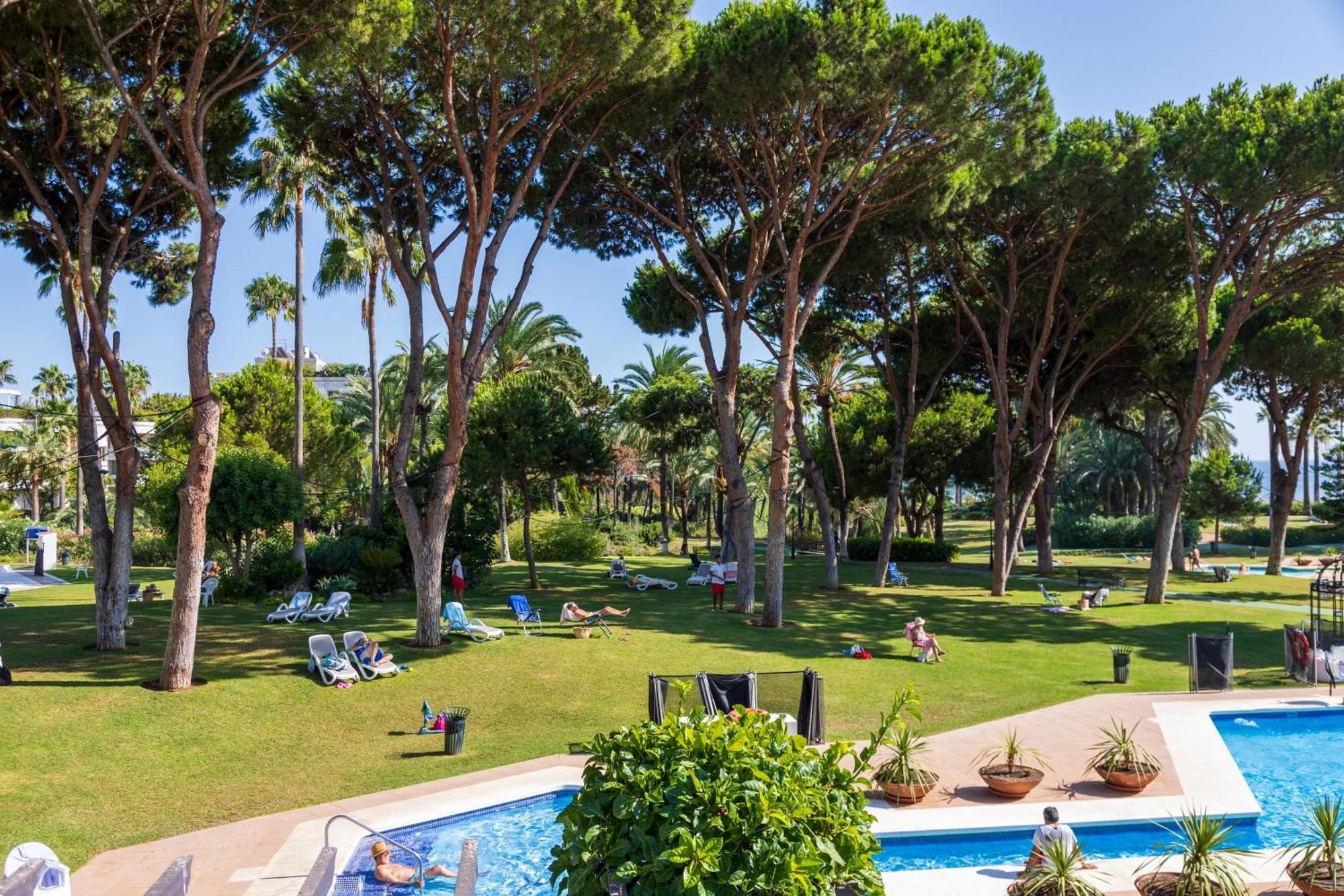 Apartment Frontline Beach With Amazing Sea Views